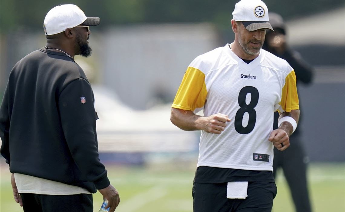 Aaron Rodgers and Mike tomlin