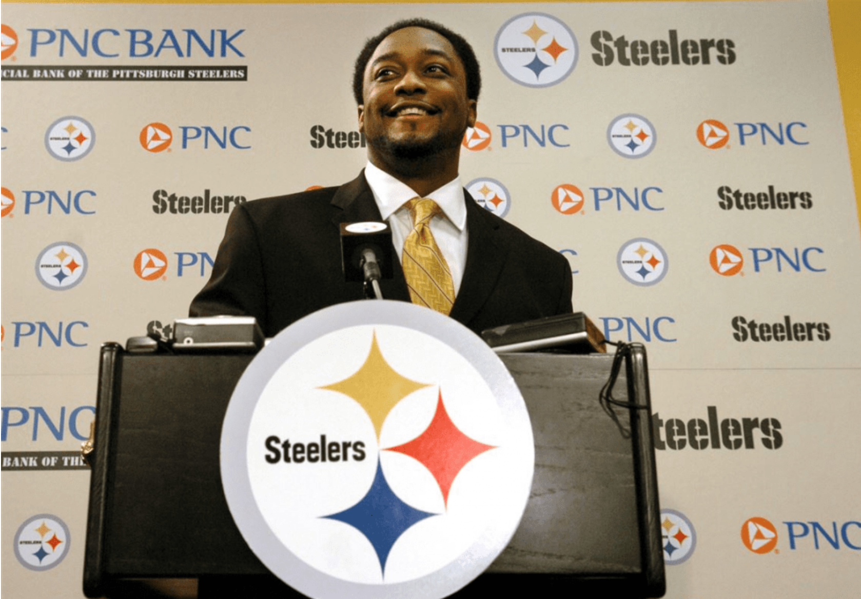 Lee más sobre el artículo Pittsburgh Steelers y el forjado a fuego lento del nuevo entrenador