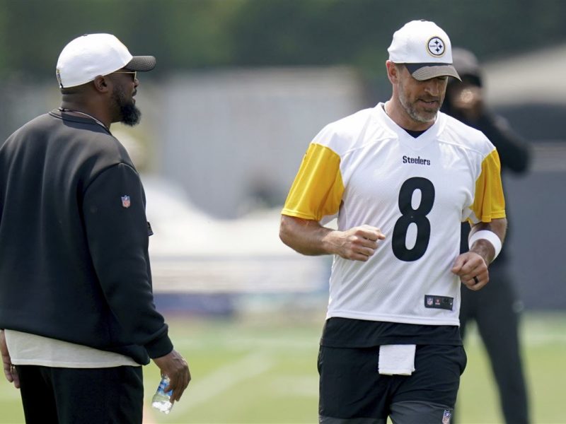 Aaron Rodgers and Mike tomlin